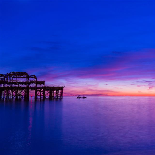 2048x2048 Sunset over rust - purple iPad Air Wallpaper