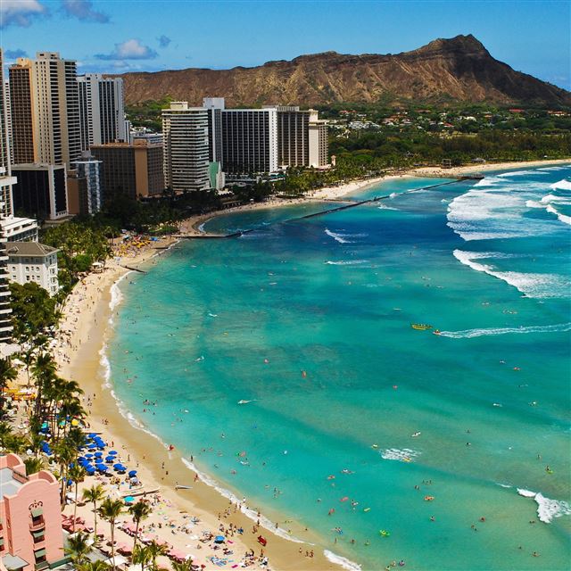 2048x2048 Waikiki Beach - city iPad Air Wallpaper