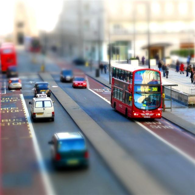 2048x2048 United Kingdom England London Morning - road iPad Air Wallpaper