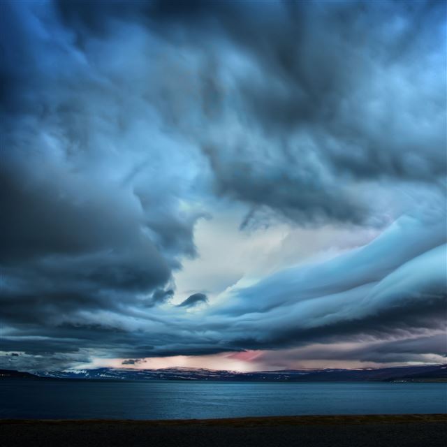 2048x2048 Storm over paradise - cloud iPad Air Wallpaper