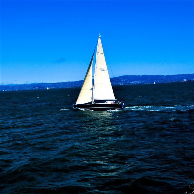 2048x2048 Ocean - water iPad Air Wallpaper