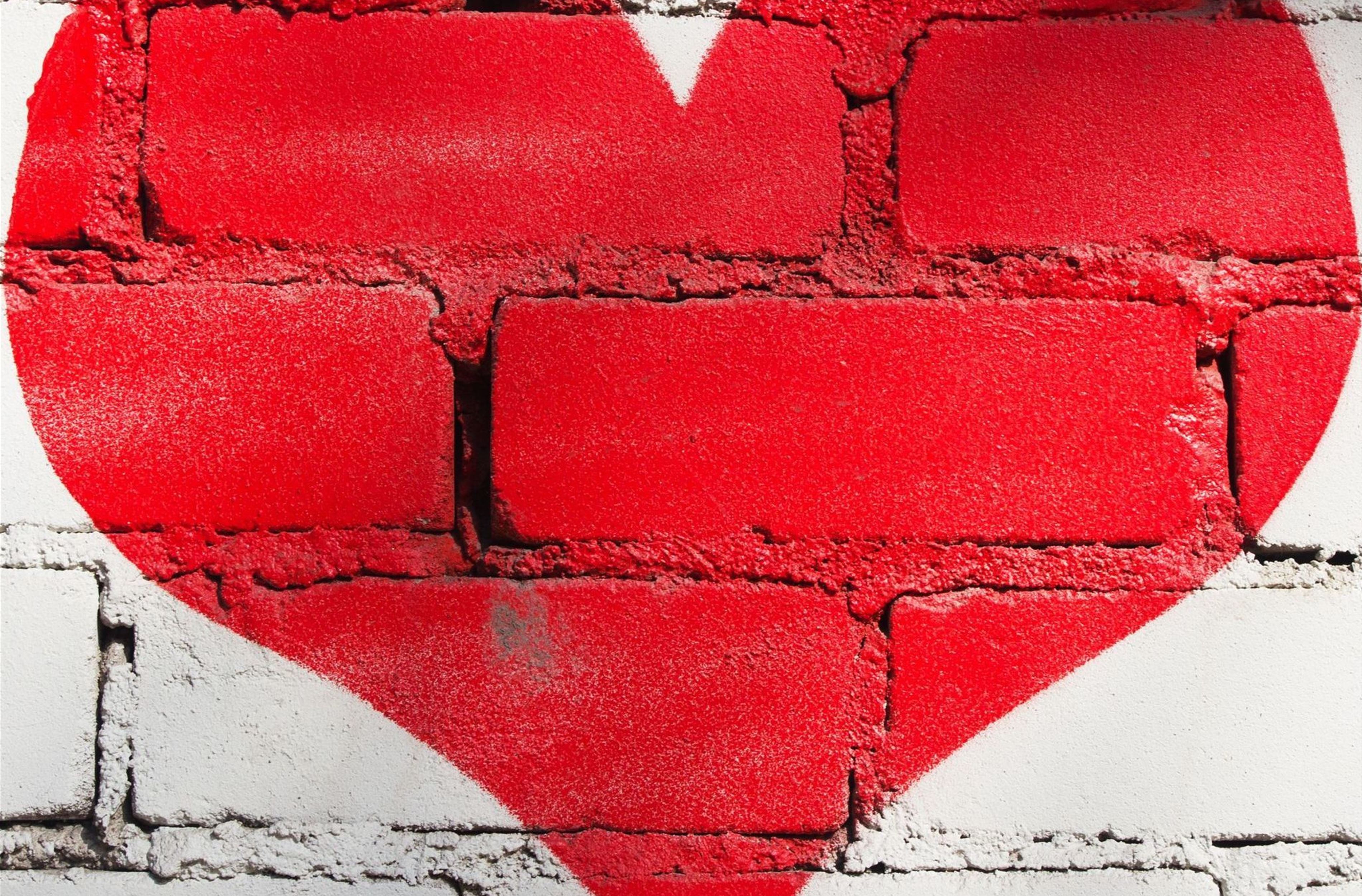 Red Heart On Brick Wall iPad Air wallpaper 