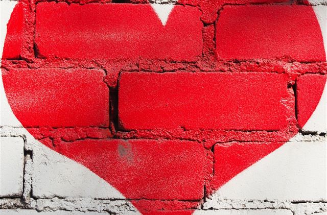 2048x2048 Red Heart On Brick Wall -  iPad Air Wallpaper