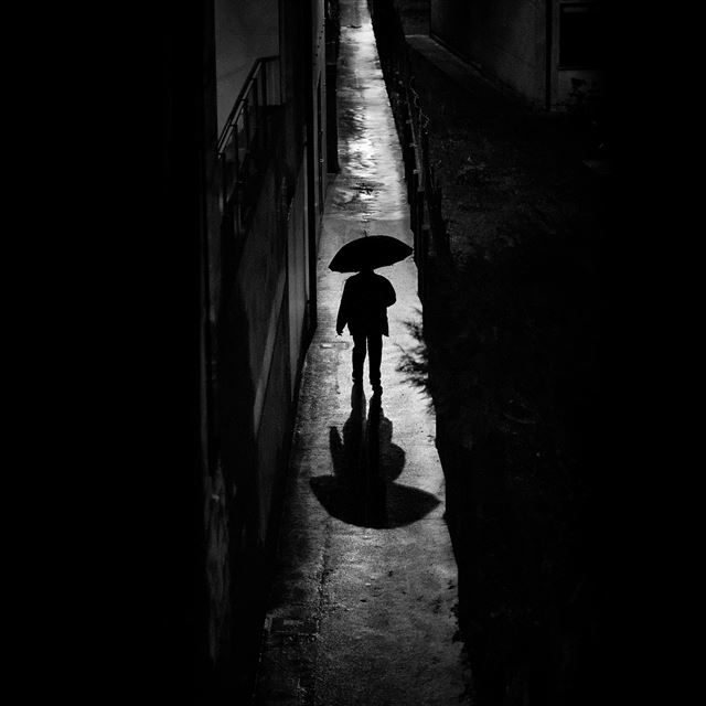 2048x2048 A Rainy Night Walk - alley iPad Air Wallpaper