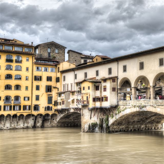 2048x2048 The Ponte Vecchio Florence - water iPad Air Wallpaper