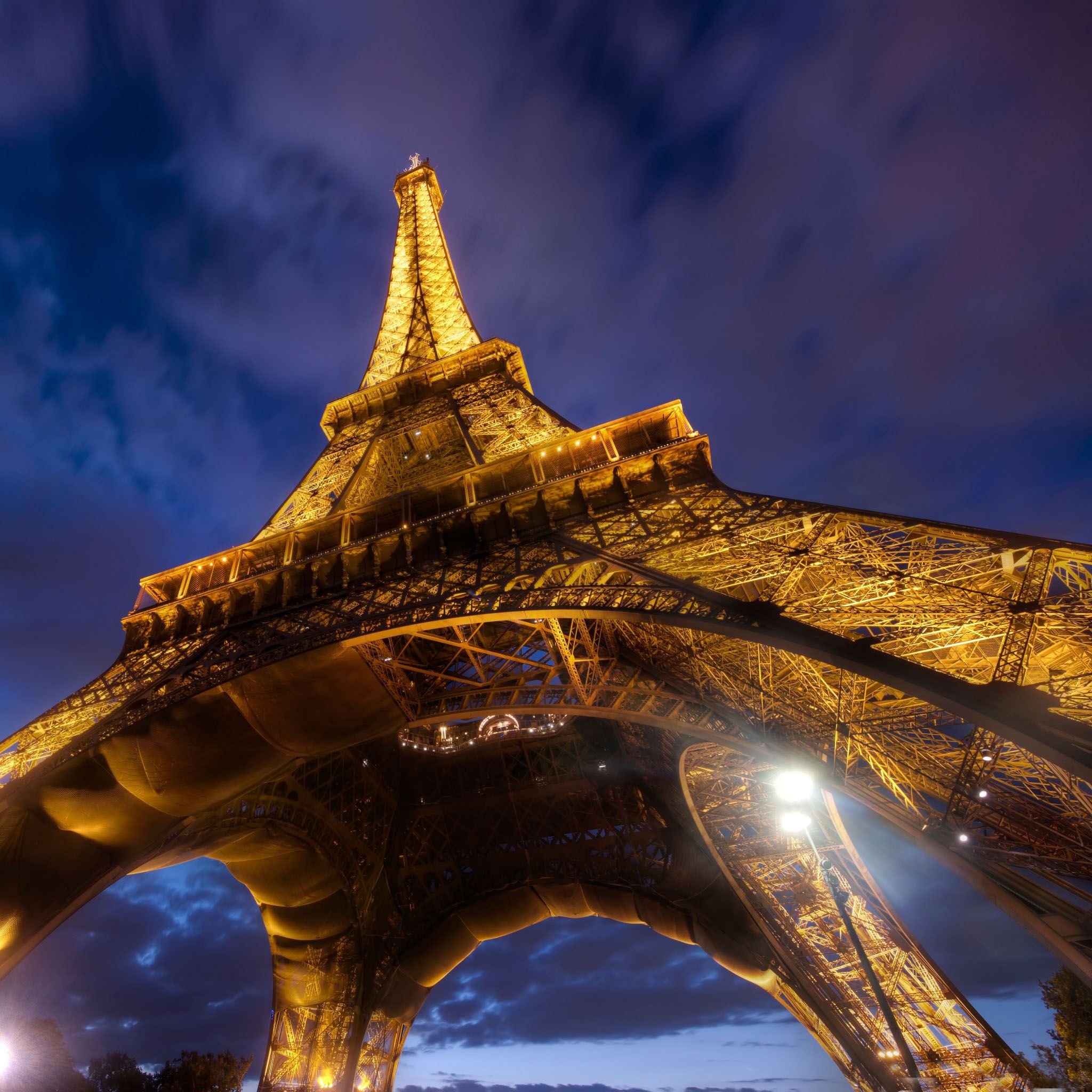 Eiffel Tower iPad Air Wallpapers Free Download