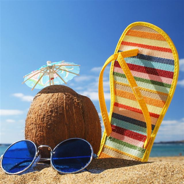 2048x2048 Nature Sandy Beach Shoe - sandy iPad Air Wallpaper