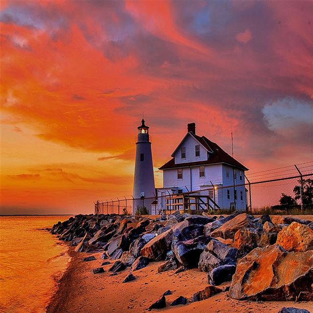 2048x2048 Michigan Coastal Lighthouse - landscape iPad Air Wallpaper