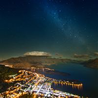 Milky Way Over Queenstown wallpaper