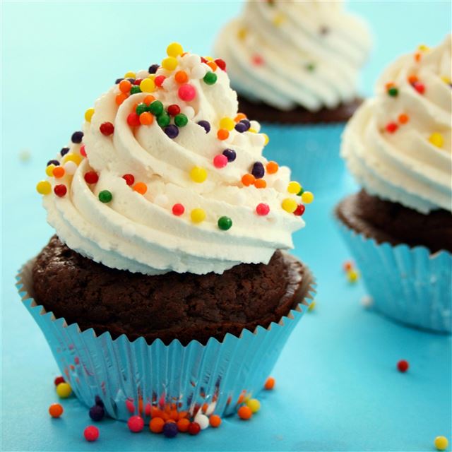 2048x2048 Yummy Sweet Cup Cake Cream -  iPad Air Wallpaper