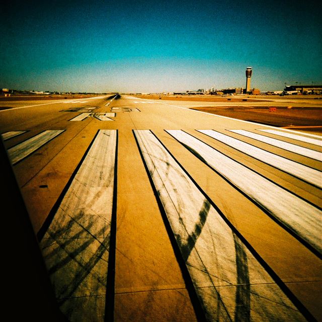 2048x2048 Nature Runway End In The SKy - road iPad Air Wallpaper