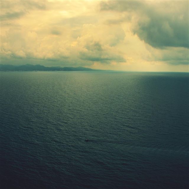 2048x2048 Dark Calm Sea Skyline Landscape - clouds iPad Air Wallpaper