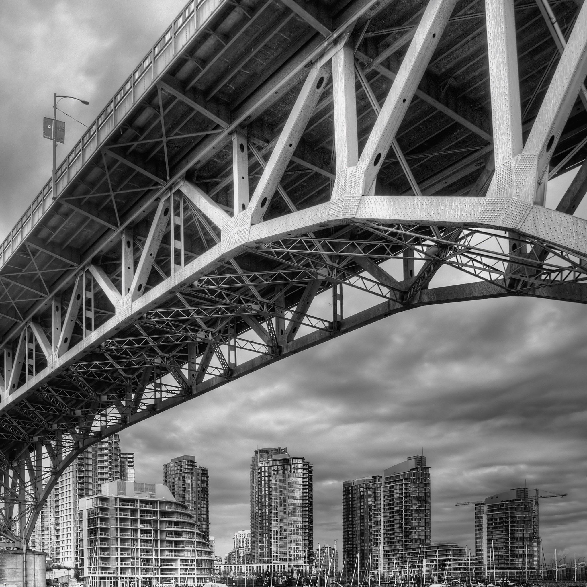 City Magnificent Bridge Grayscale iPad Air wallpaper 