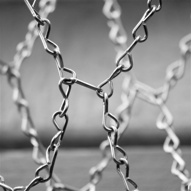 2048x2048 Abstract Iron Chain Dark - grayscale iPad Air Wallpaper