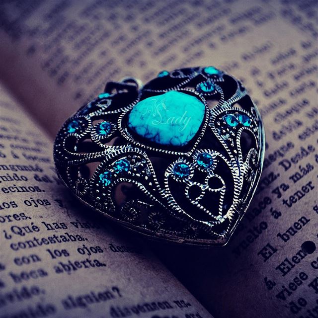 2048x2048 Love Heart Shape Vintage Pendant Open Book -  iPad Air Wallpaper