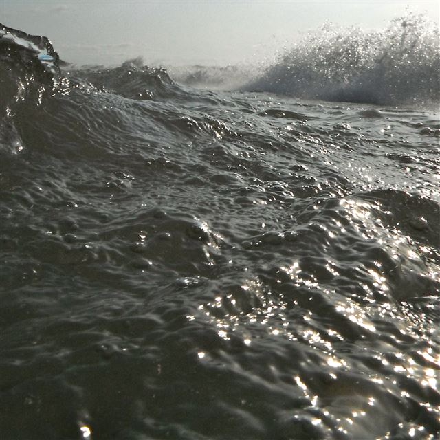2048x2048 Rolling Waves -  iPad Wallpaper