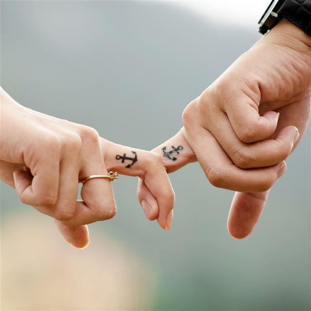 2048x2048 Love Shaking Hands Romantic Aesthetic -  iPad Air Wallpaper