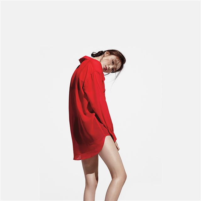 2048x2048 Kpop Sungkyung Model White Red - model iPad Air Wallpaper
