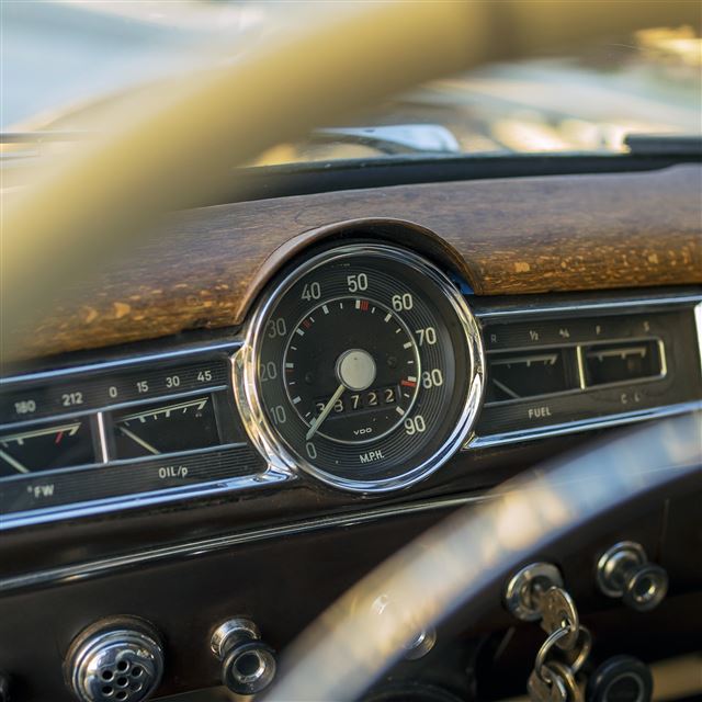 2048x2048 Driver Seat Car Vintage Bokeh - bokeh iPad Air Wallpaper