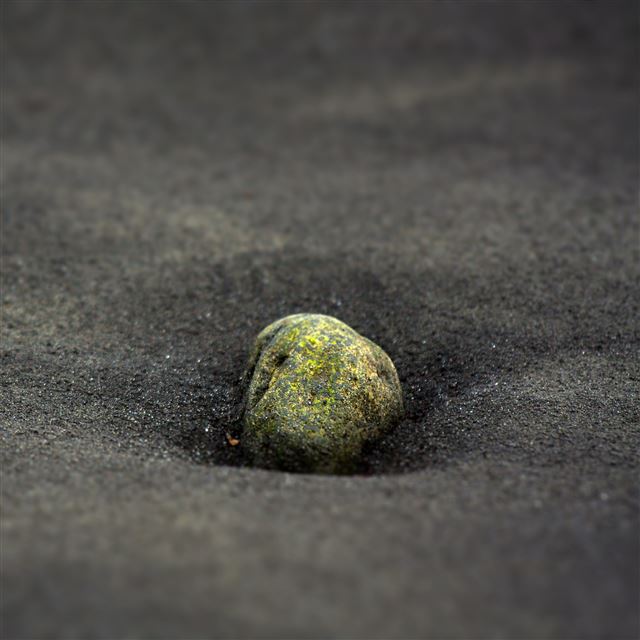 2048x2048 Ugly Stone In Black Sand - sandy iPad Air Wallpaper