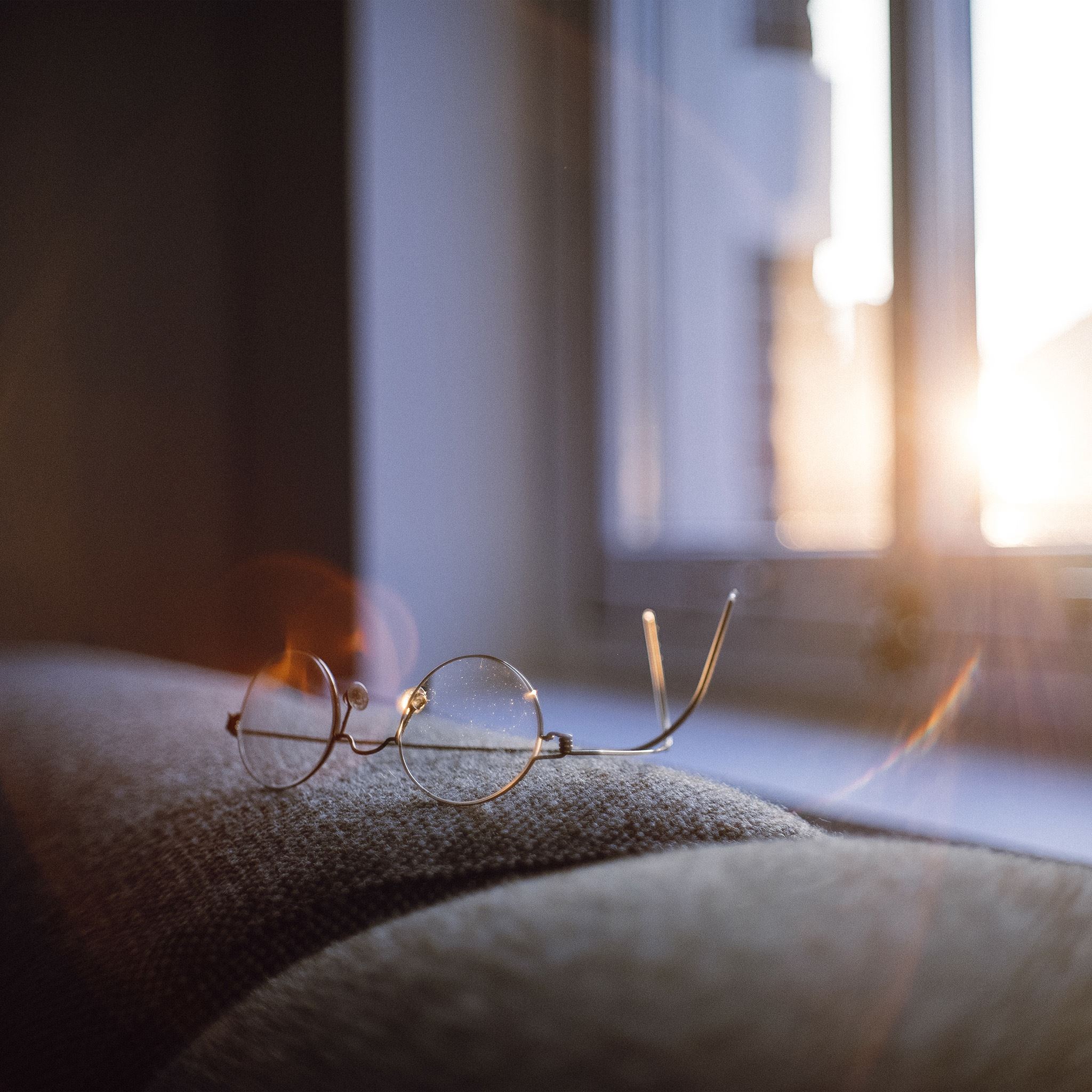 Lonly Quiet Day Home Glasses Sunlight iPad Air wallpaper 