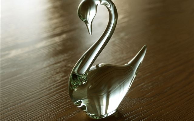 2048x2048 Glass Swan Mould Wooden Desk - glass iPad Air Wallpaper