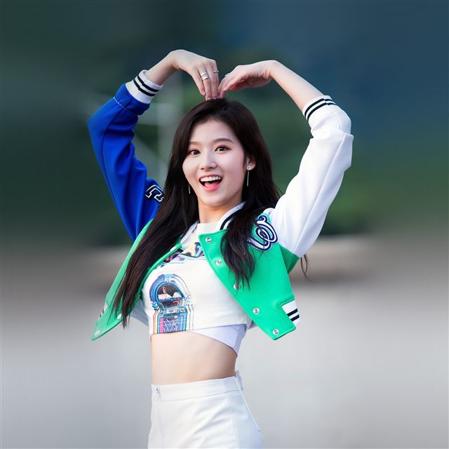2048x2048 Kpop Sana Heart Love Cute Girl Celebrity - heart iPad Air Wallpaper