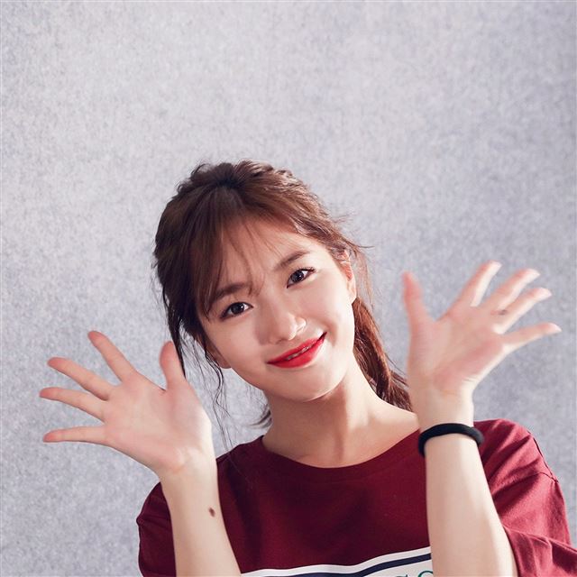 2048x2048 Suji Kpop Cute Smile -  iPad Air Wallpaper
