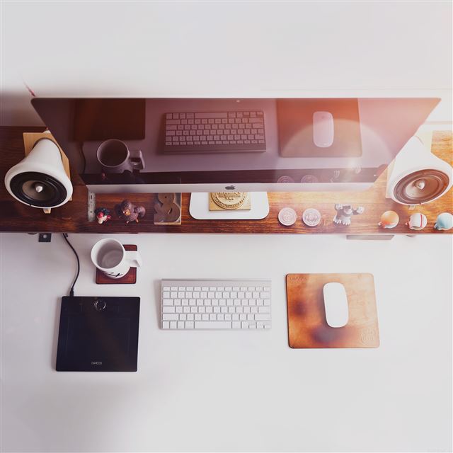 2048x2048 Mac Apple Desk Jeff Sheldon Flare Office -  iPad Air Wallpaper