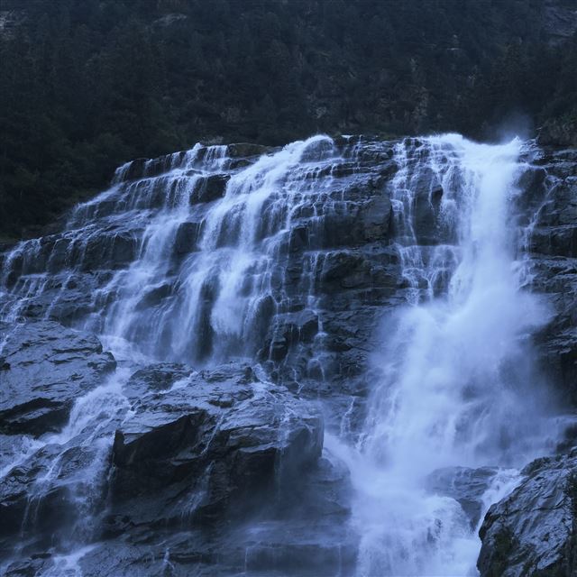 2048x2048 Waterfall Rocks Precipice Water - water iPad Air Wallpaper