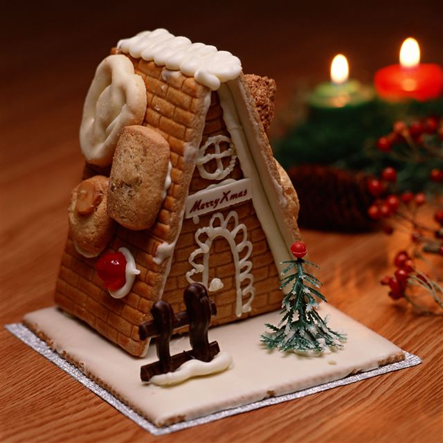 2048x2048 Christmas New Year Sweets House Candles - new year iPad Air Wallpaper