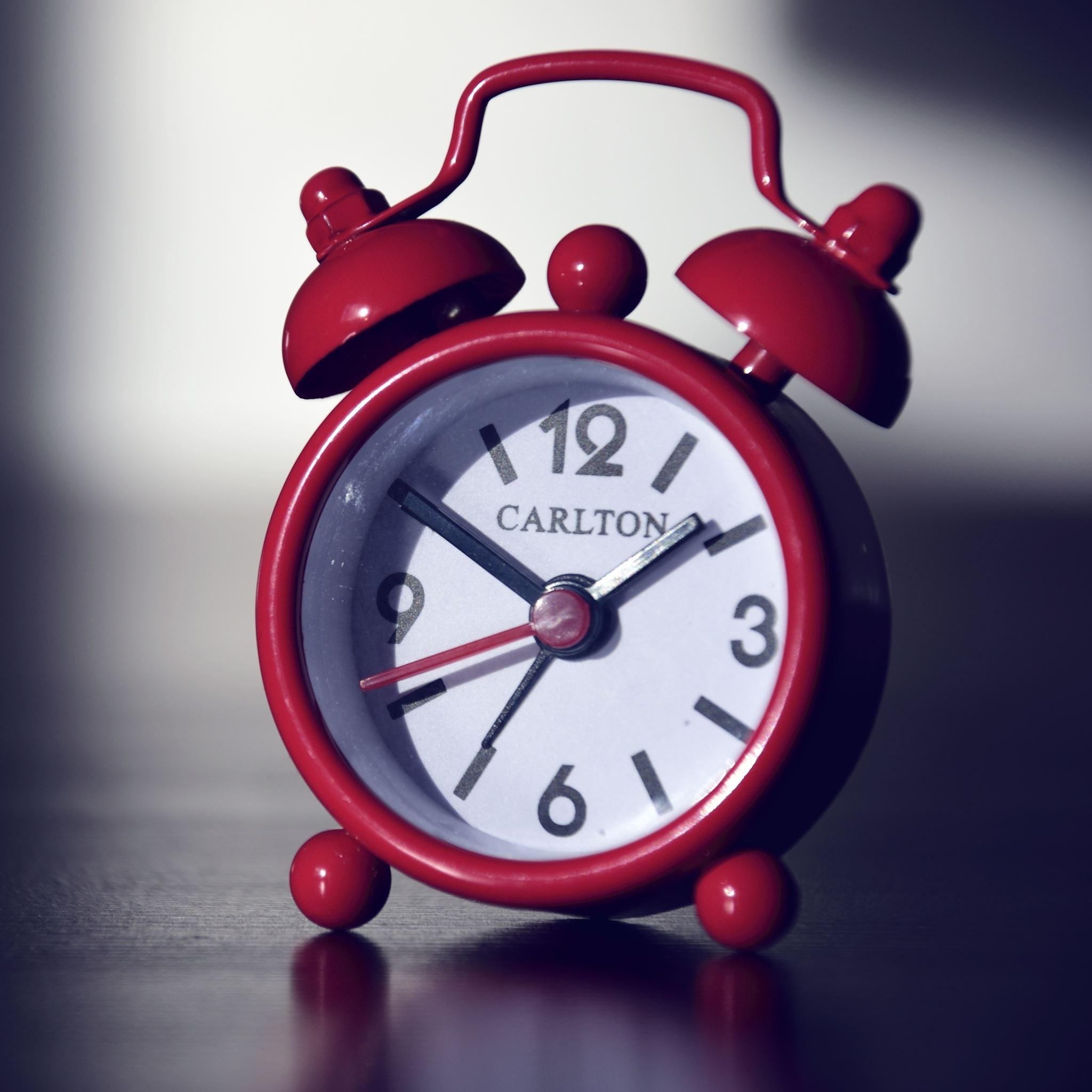Alarm Clock Carlton Clock Face iPad Air wallpaper 
