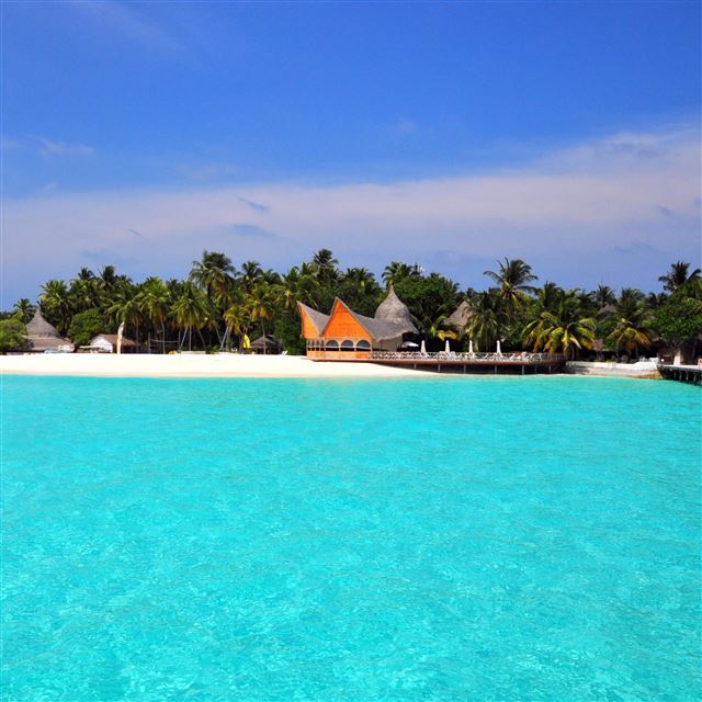 2048x2048 Maldives Tropical Beach Island - water iPad Air Wallpaper