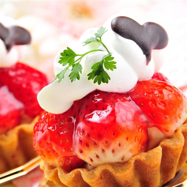 2048x2048 Strawberries Cake Jam - delicious iPad Air Wallpaper