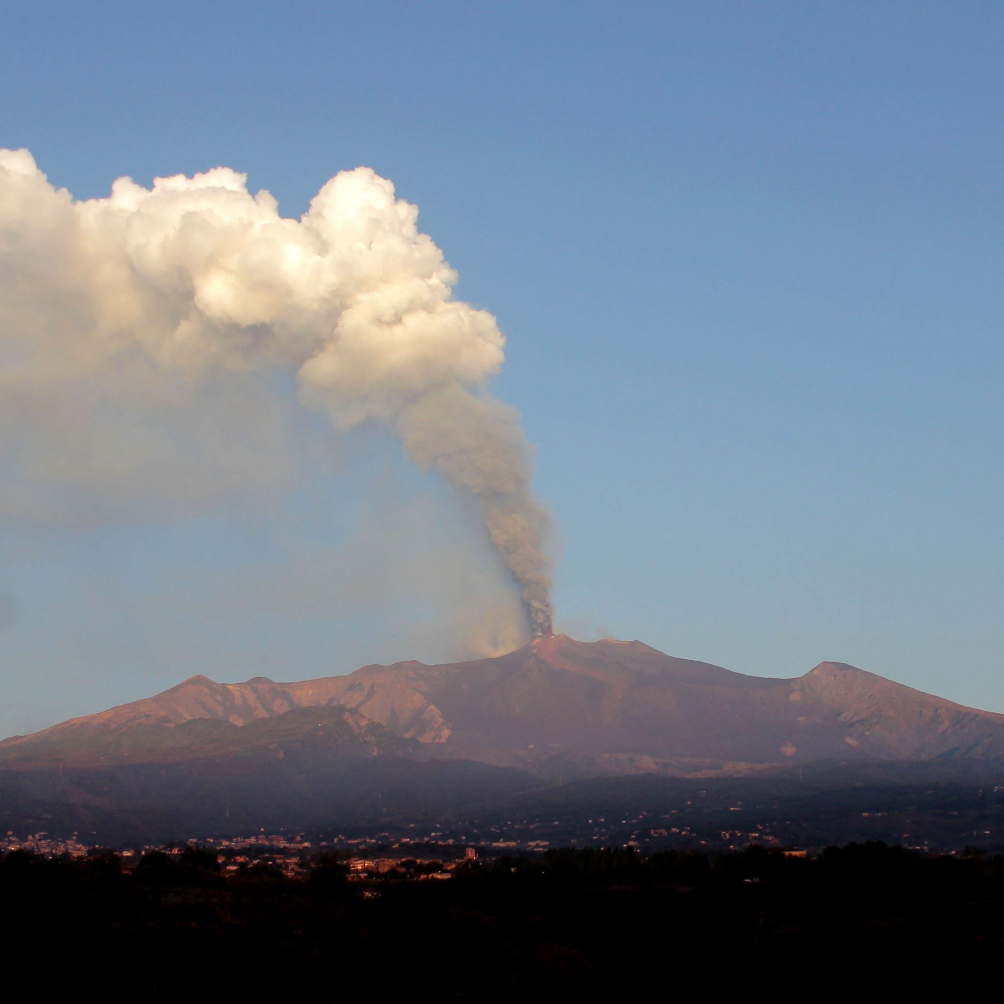 Volcano Mount Etna Sicily Magnitude Earthquake Northern California iPad Air wallpaper 