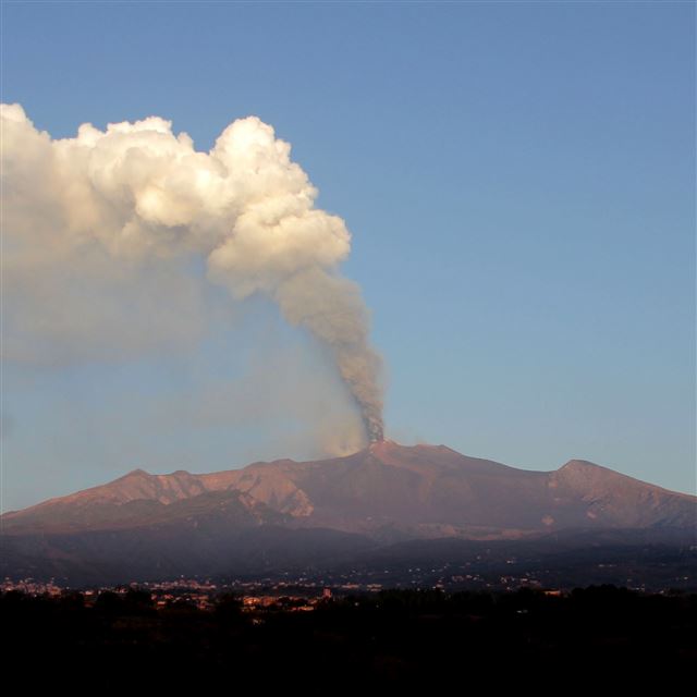 2048x2048 Volcano Mount Etna Sicily Magnitude Earthquake Northern California - california iPad Air Wallpaper