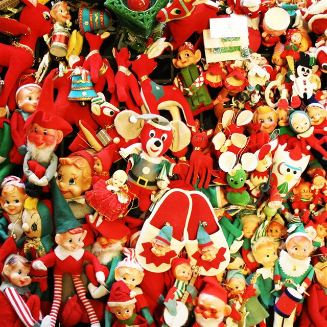 2048x2048 Christmas ornaments - christmas iPad Air Wallpaper