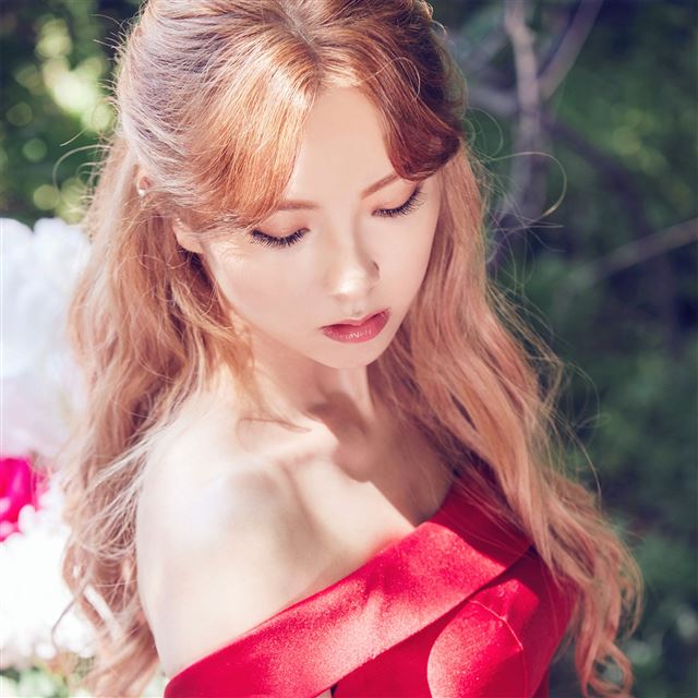 2048x2048 Red dress girl - bokeh iPad Air Wallpaper