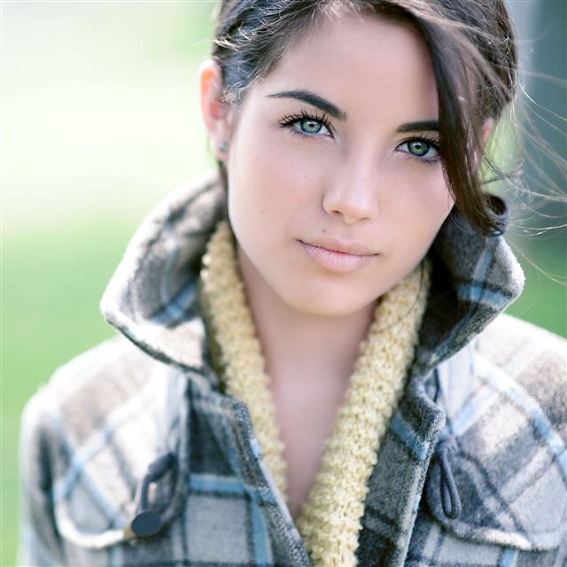 2048x2048 Winter Girl -  iPad Air Wallpaper
