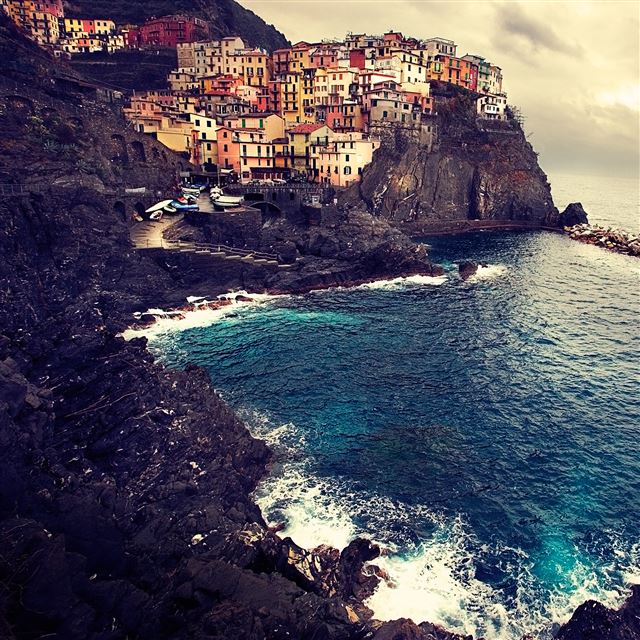 2048x2048 Manarola Cinque Terre -  iPad Air Wallpaper