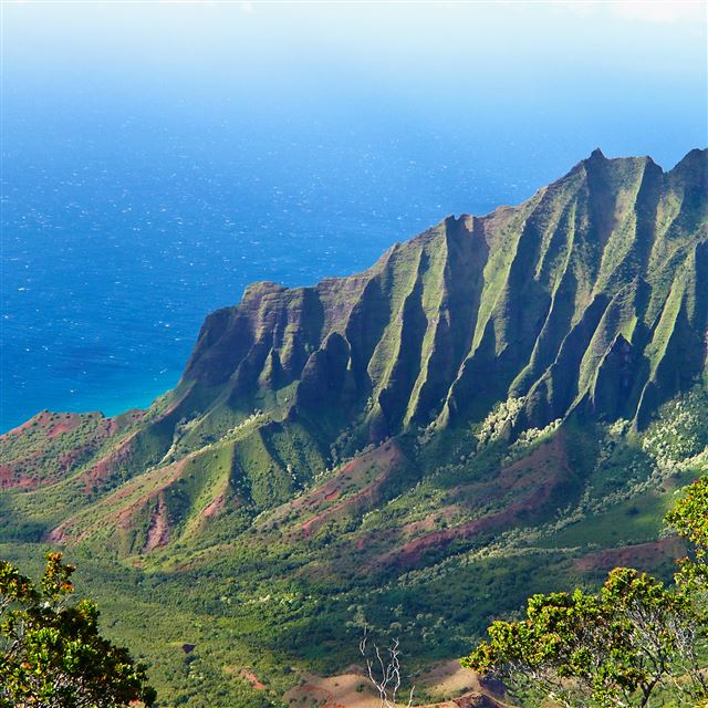2048x2048 Kalalau Valley - ocean iPad Air Wallpaper