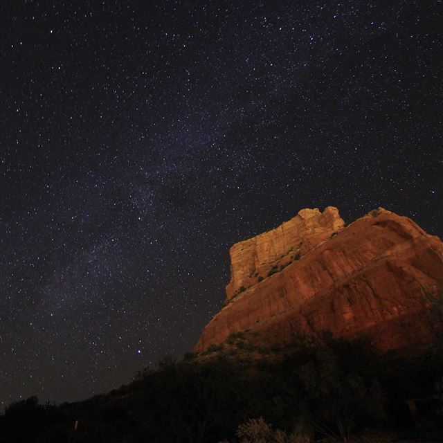 2048x2048 Sedona Milky Way - night iPad Air Wallpaper