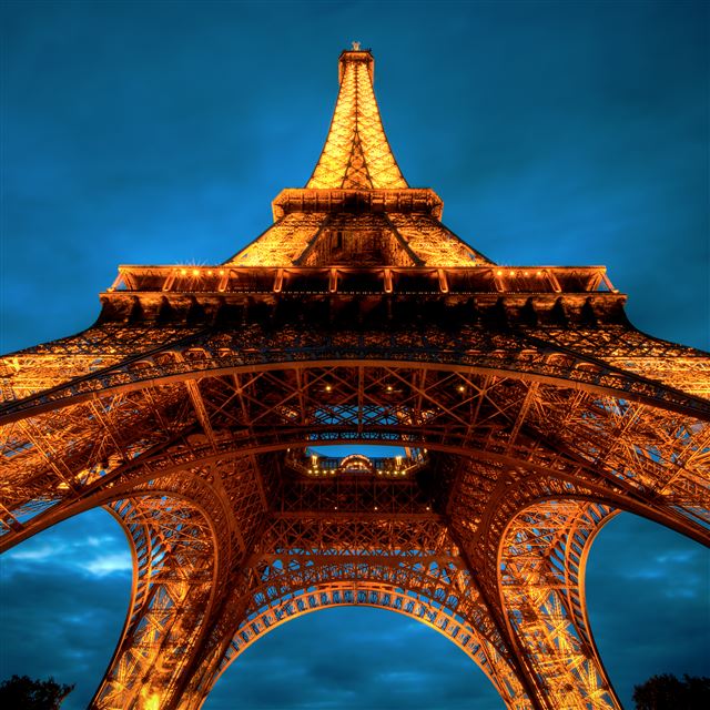 2048x2048 Eiffel Tower - tower iPad Air Wallpaper