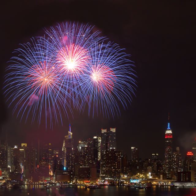 2048x2048 Happy Boom - night iPad Air Wallpaper