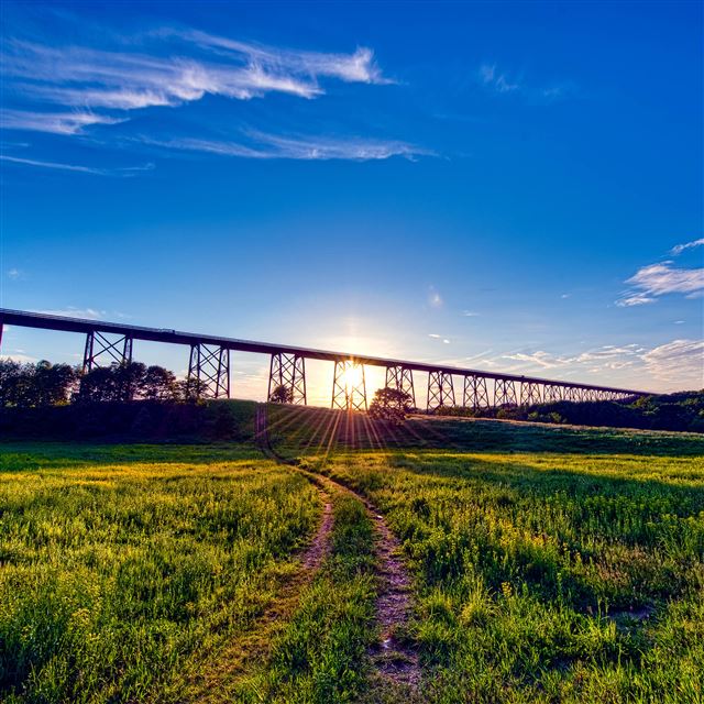 2048x2048 Moodna Viaduct - sunshine iPad Air Wallpaper