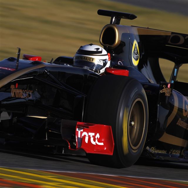 2048x2048 F1 Racing -  iPad Air Wallpaper