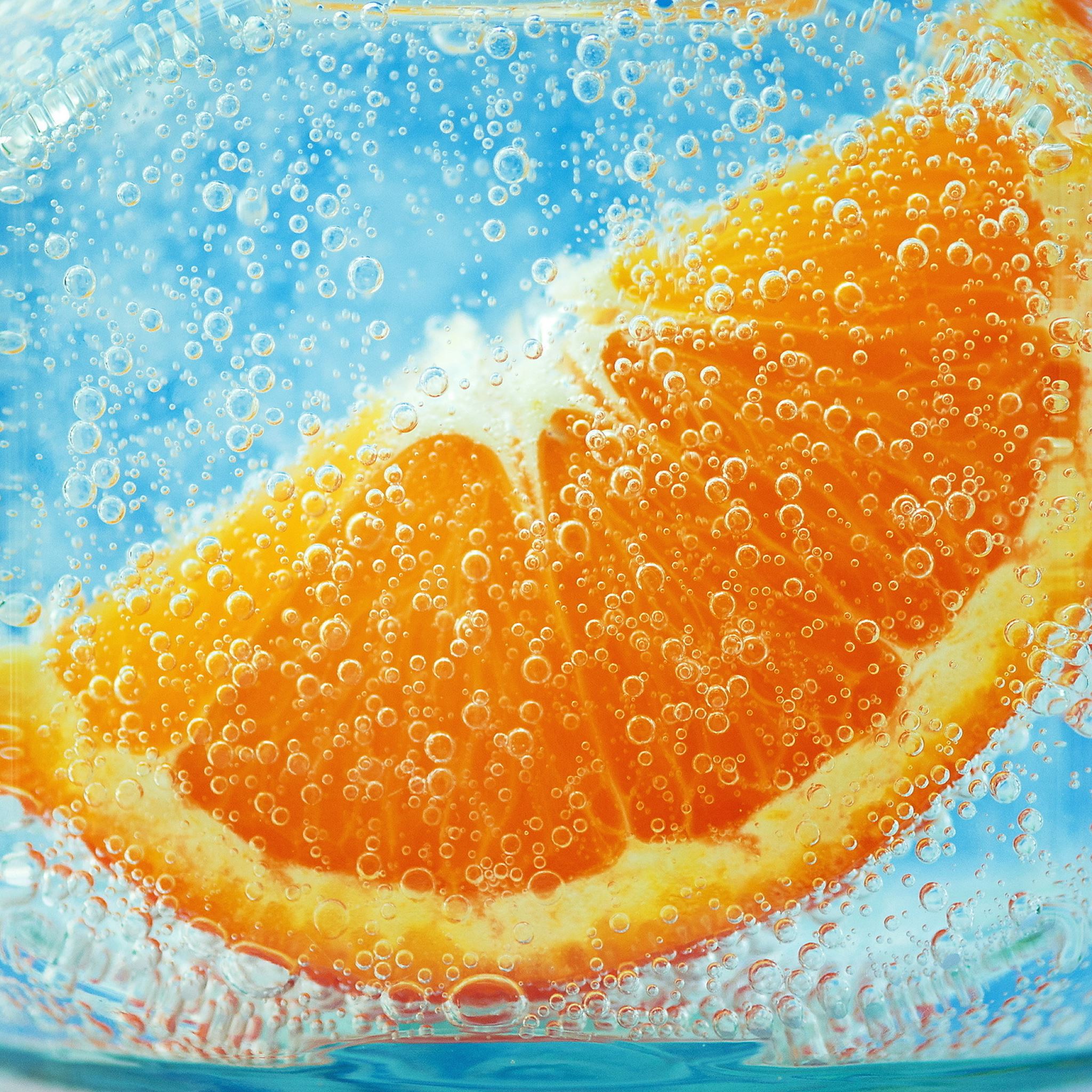 Orange under Water iPad Air wallpaper 