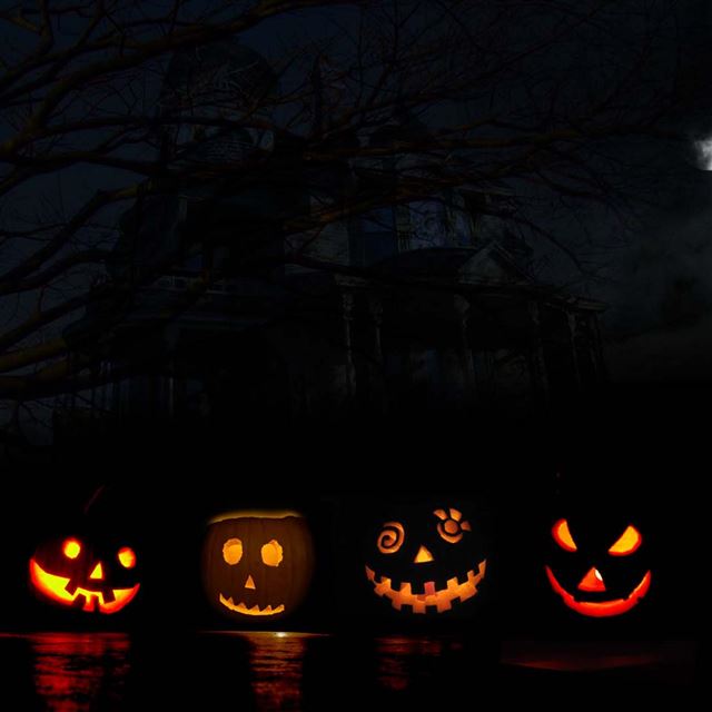 2048x2048 Halloween haunted jack olantern moon pumpkin   -  iPad Air Wallpaper