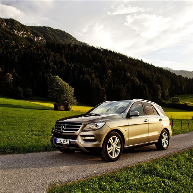 2048x2048 2013 Mercedes -  iPad Air Wallpaper