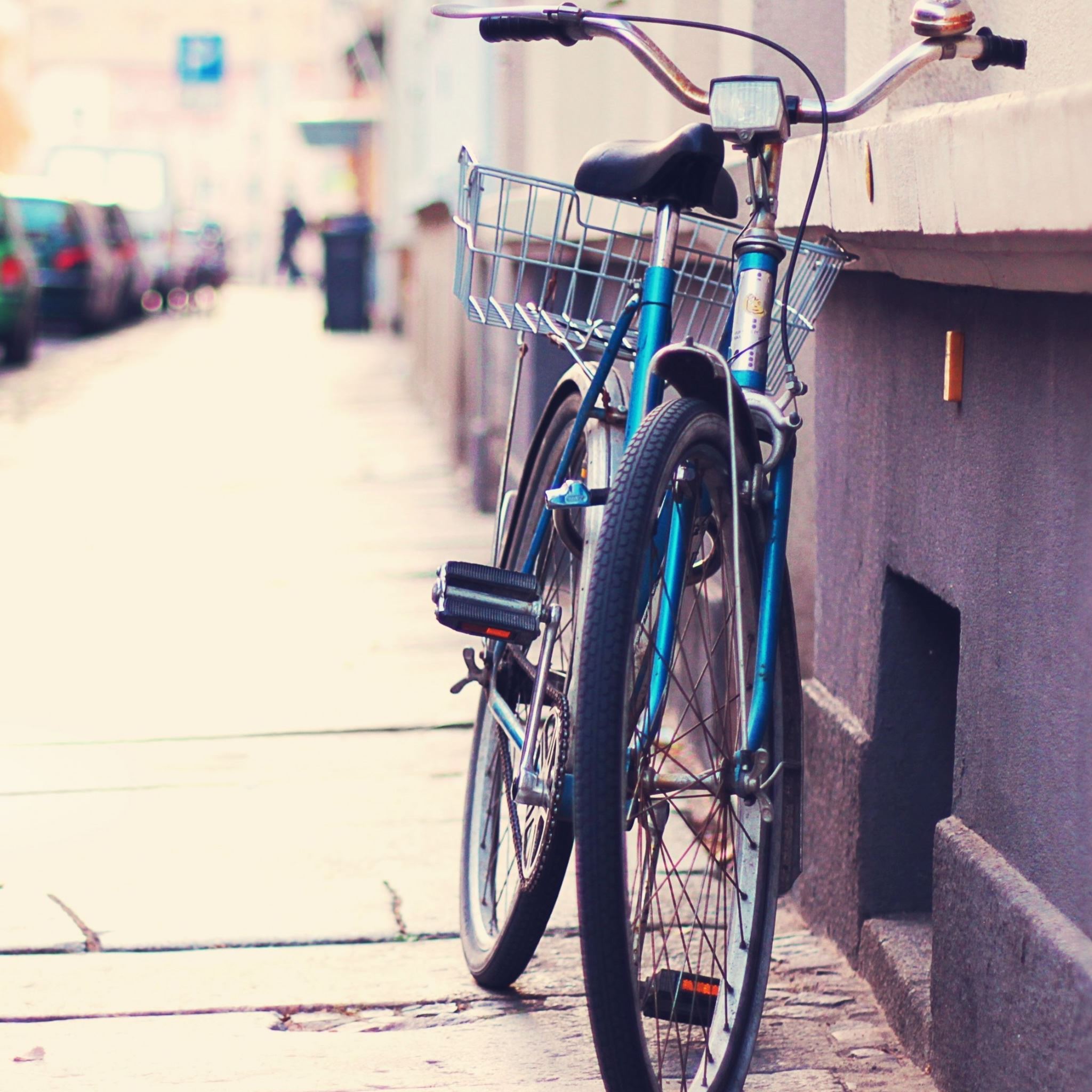 Lonely Bicycle iPad Air wallpaper 